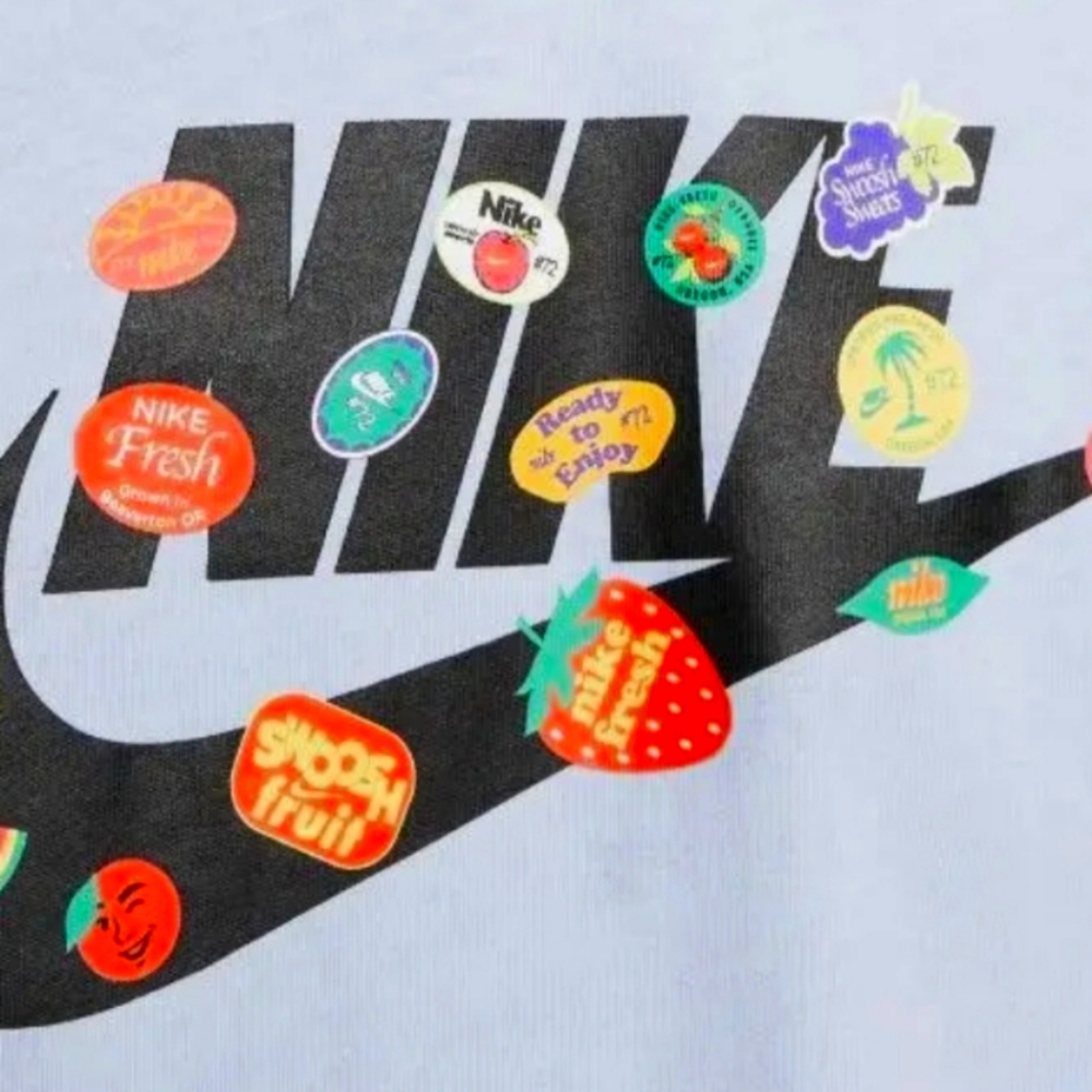 Nike Fruit Swoosh NSW HBR Men's T-Shirt -Medium